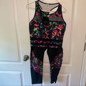 Fabletics activewear set top & capris multi color